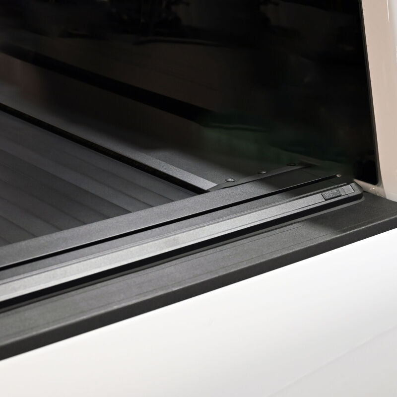 Westin Manual Retractable Tonneau Cover - Black - Fits 2017-2026 Ford F-250/F-350/F-450/F-550 Super Duty (6ft 10in Bed)
