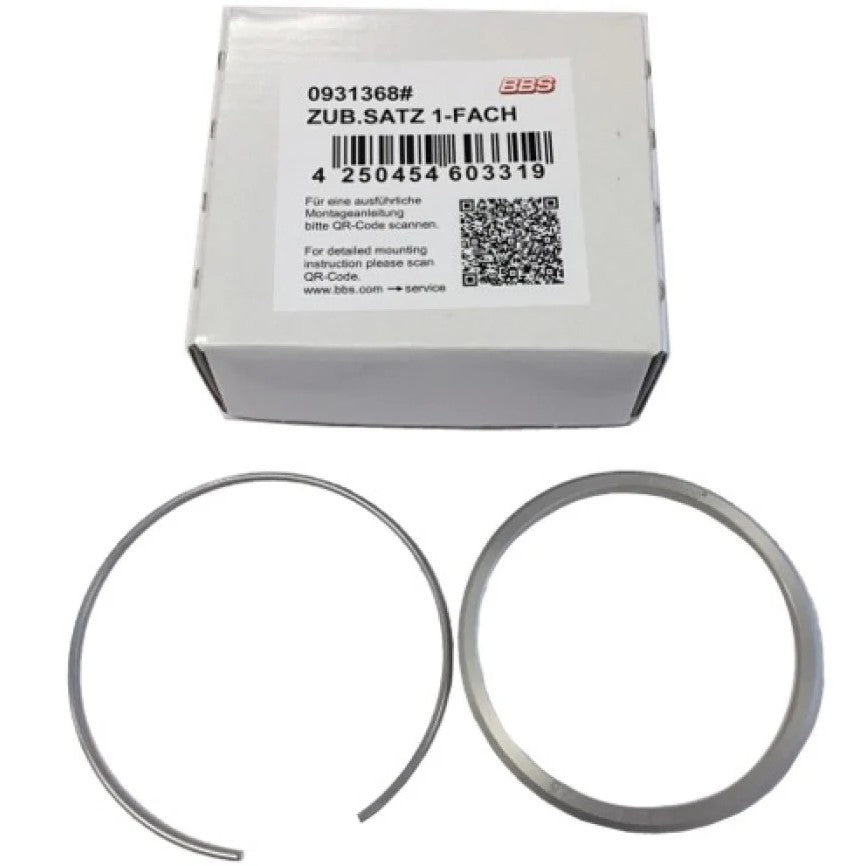 BBS PFS hub-centric ring kit for BMW including one 82mm to 72.5mm adapter ring and one 82mm retaining clip.