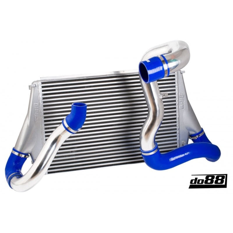 do88 BigPack aluminum intercooler with blue silicone hoses and charge pipes for Saab 9-3 2.8T V6.