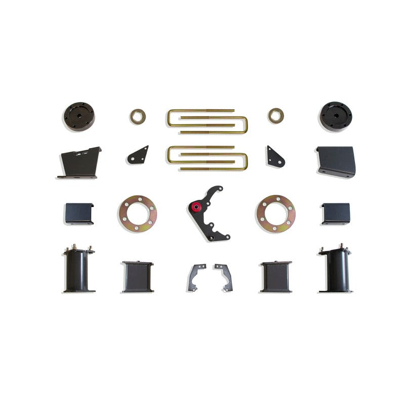 MaxTrac 941370-3 lift kit component box showing strut spacers, differential drop brackets, and mounting hardware.