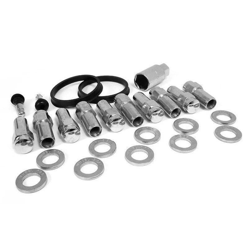 Ten Race Star closed-end lug nuts featuring 14mm x 1.5 threads, 1.38-inch shanks, and 7/8-inch heads.